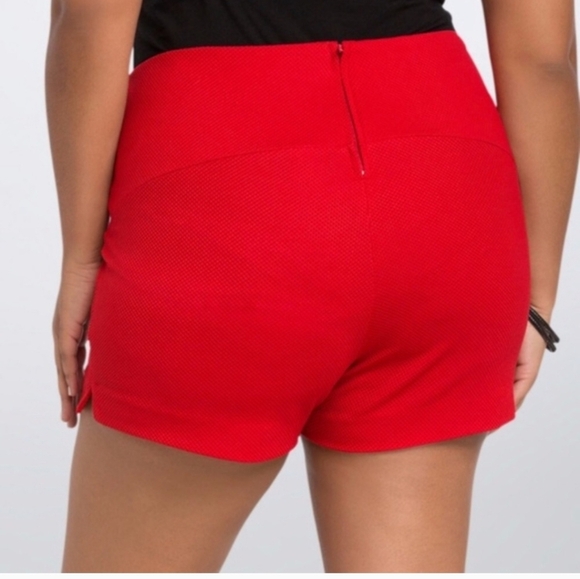 Torrid Red Textured Shorts 18 - Picture 5 of 5